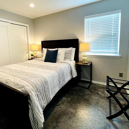 Evie'S Campus-Close 2 Bedroom Luxury Oklahoma City Esterno foto