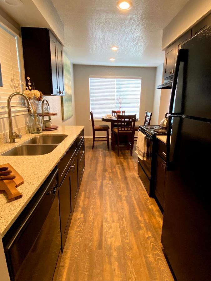 Evie'S Campus-Close 2 Bedroom Luxury Oklahoma City Esterno foto