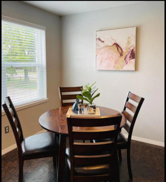 Evie'S Campus-Close 2 Bedroom Luxury Oklahoma City Esterno foto