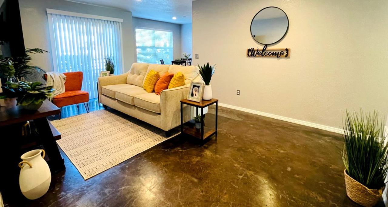 Evie'S Campus-Close 2 Bedroom Luxury Oklahoma City Esterno foto